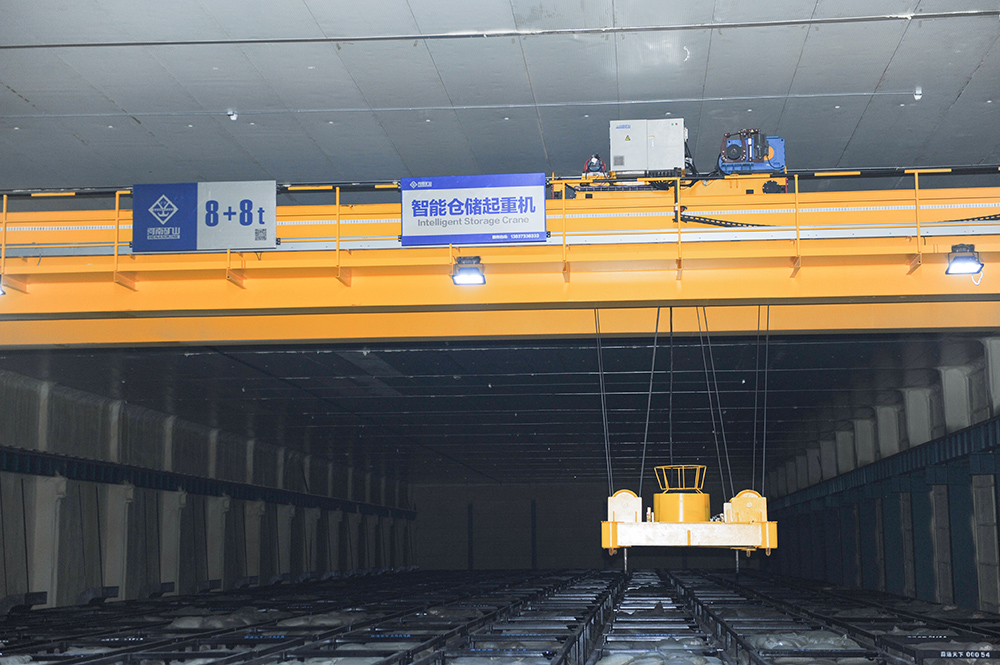 智能仓储起重机.jpg